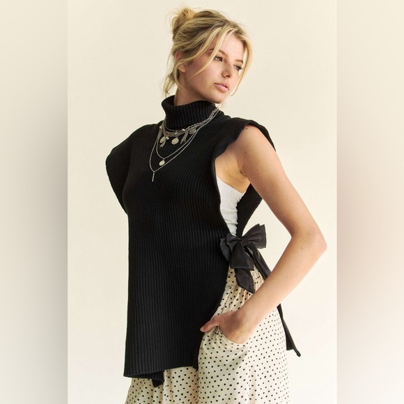 🟠 144B. Turtle Neck Side Slit Knit Pancho - Black - Picture 3 of 15